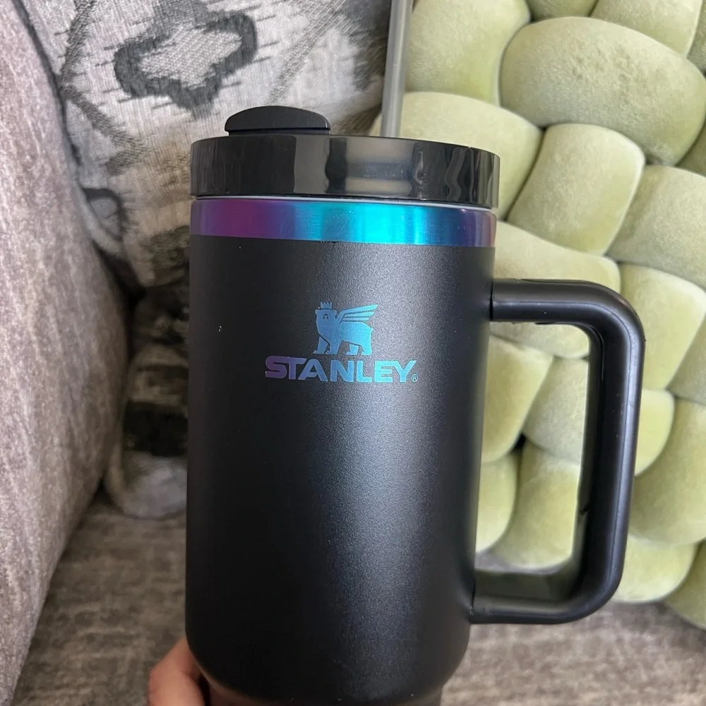 Stanley Black Chrome Quencher - Picture 2 of 10